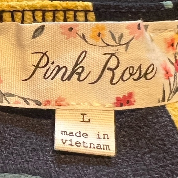 PINK ROSE  Women’s‎ Large Navy Yellow Adjustable Strap Faux Button Detail Top - Picture 6 of 8